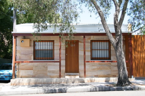 Australia Street Cottage - Tourism Caloundra 0