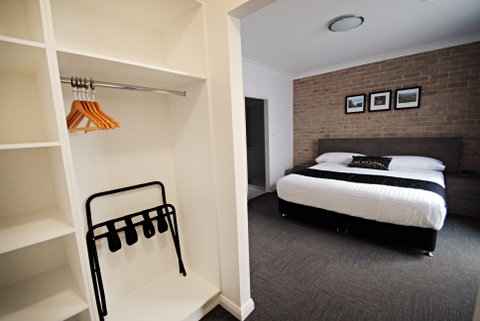 Banna Suites - Tourism Caloundra 1