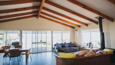 Bay Beach House - Tourism Caloundra 1