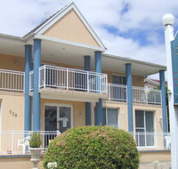 Canberran Lodge - Tourism Caloundra
