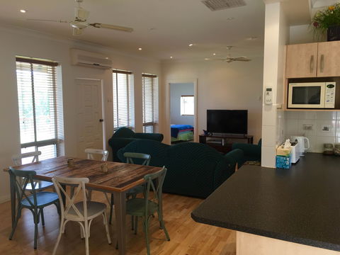 Carry Getaway - Tourism Caloundra 2
