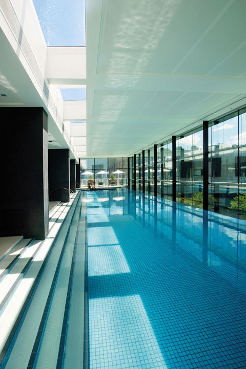 Crown Promenade Melbourne - Tourism Caloundra 2