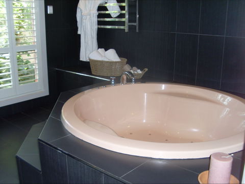 Federation Motor Inn - Tourism Caloundra 0