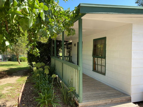 Fernleigh Accommodation - Tourism Caloundra 2
