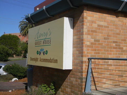 Henry's Quirindi Quality Accommodation - Tourism Caloundra 1