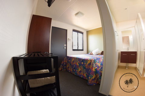 Hillston Backpackers - Tourism Caloundra 0