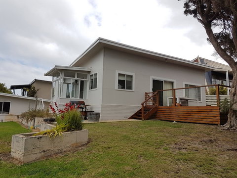 Lake View - Tourism Caloundra 0