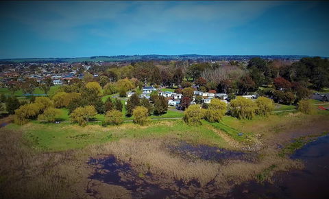 Lake Colac Caravan Park - Tourism Caloundra 2