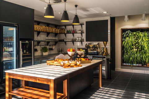 Mantra Richmont Hotel - Tourism Caloundra 1