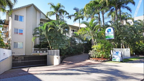 Mari Court Resort - Tourism Caloundra 1