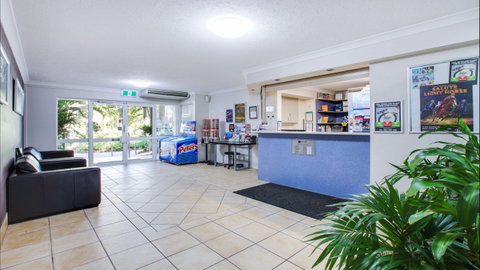 Mari Court Resort - Tourism Caloundra 2
