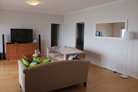 Pelican Place - Tourism Caloundra 2