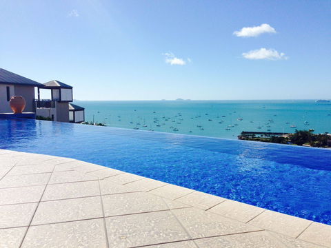 Pinnacles Resort - Tourism Caloundra 1