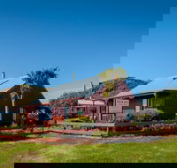 Pol and Pen Holiday Cottages - Tourism Caloundra