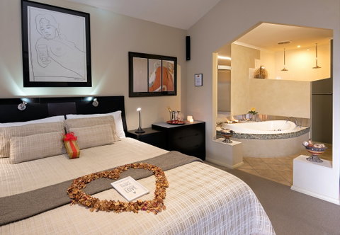 Riverview Rise Retreats - Tourism Caloundra 0