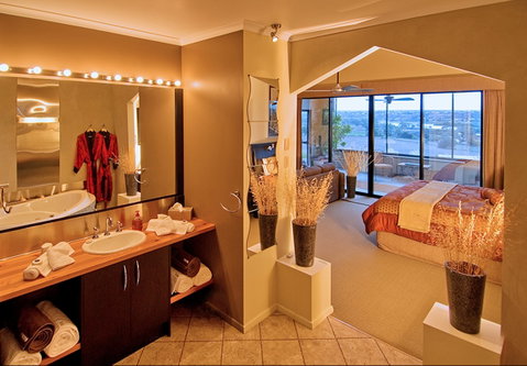 Riverview Rise Retreats - Tourism Caloundra 2