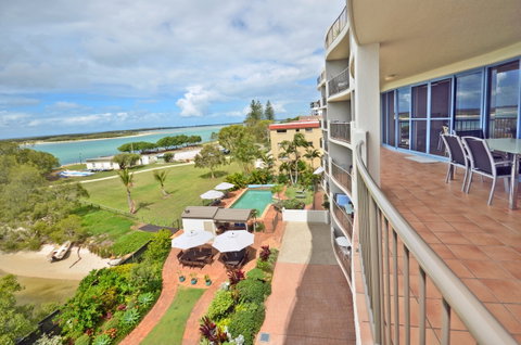 Sails Resort On Golden Beach - Tourism Caloundra 1