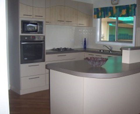 Shoesmiths Holiday Cottage - Tourism Caloundra 0