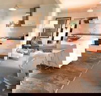 Sisters Beach House - Tourism Caloundra