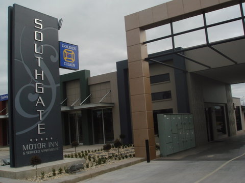 Southgate Motor Inn - Tourism Caloundra 0