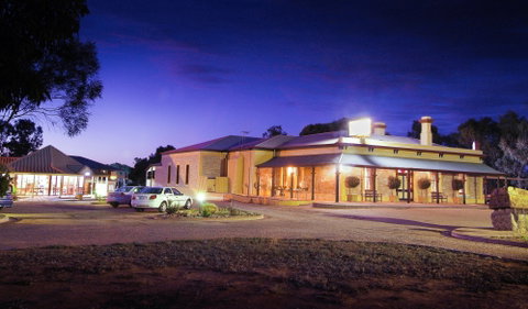 Standpipe Golf Motor Inn - Tourism Caloundra 0