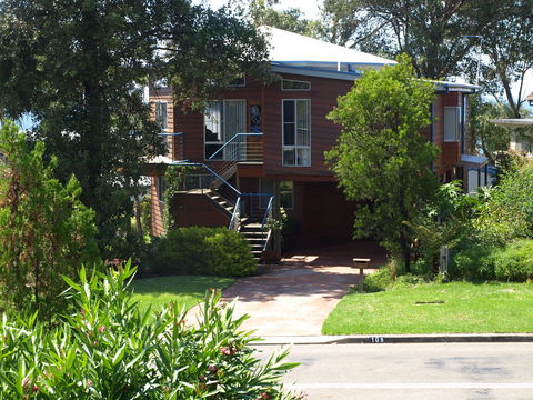 Surf House Narrawallee - Tourism Caloundra 0