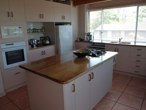 Surf House Narrawallee - Tourism Caloundra 2