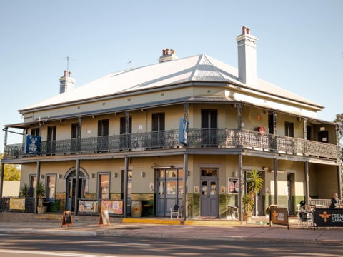 The Family Hotel Maitland - Tourism Caloundra 0