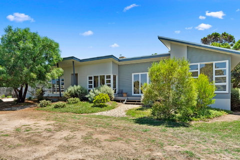 The Cutting - Tourism Caloundra 0