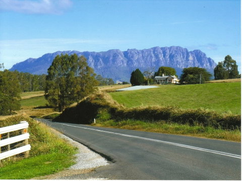 White Hawk Accommodation - Tourism Caloundra 0