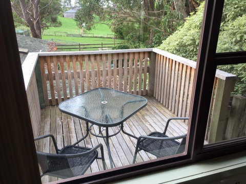 White Hawk Accommodation - Tourism Caloundra 2