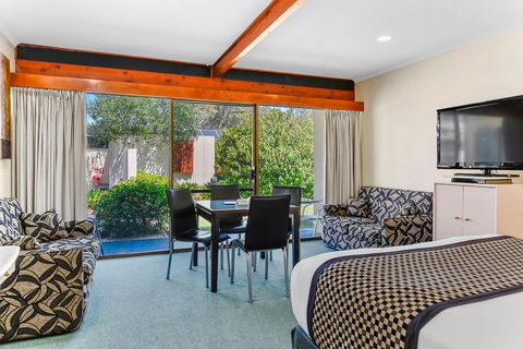 William MacIntosh Motor Lodge - Tourism Caloundra 1