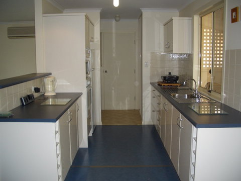 Yandra Beach House - Tourism Caloundra 1