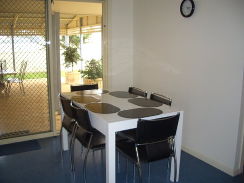Yandra Beach House - Tourism Caloundra 2