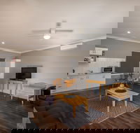 Akuna Motor Inn - Tourism Caloundra