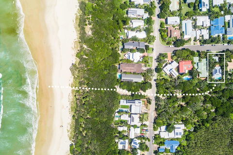 Beach Chalet - Tourism Caloundra 2