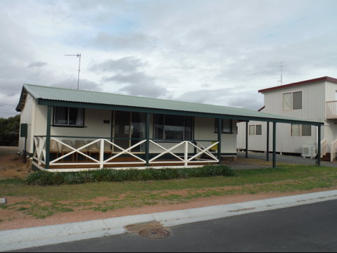 Beach Escape - Tourism Caloundra 0