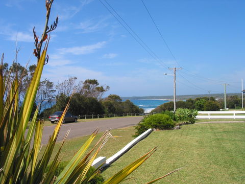 Berrara Cove Beach House - Tourism Caloundra 0
