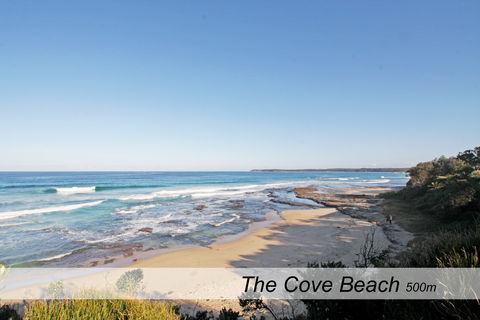 Berrara Cove Beach House - Tourism Caloundra 1