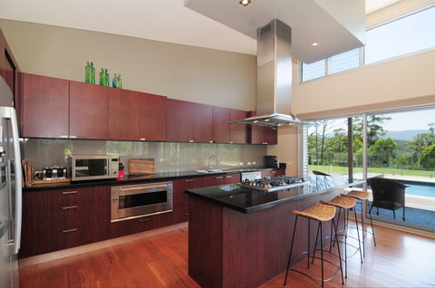 Bottlebrush Lodge - Tourism Caloundra 2