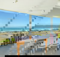 Chiton on the Rocks - Breathtaking Panoramic Coastal Views - Tourism Caloundra