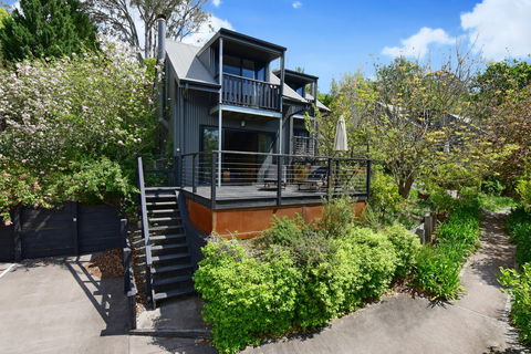 Cloudsong Chalets - Tourism Caloundra 2