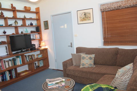 Clyde Cottage - Tourism Caloundra 2