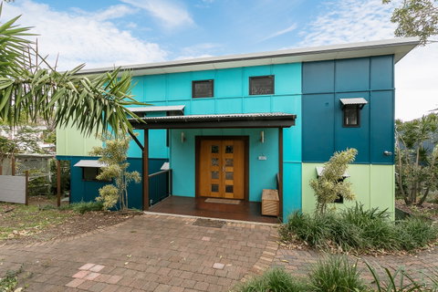 Colours Of Cylinder - Tourism Caloundra 1