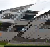Cowries Harbourside Shellharbour Village - Tourism Caloundra