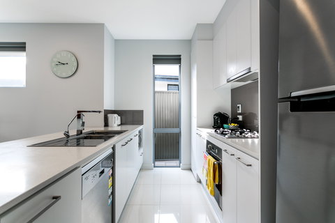 Ella House I - Tourism Caloundra 1