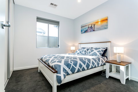 Ella House I - Tourism Caloundra 2