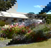 Engadine Cottage - Tourism Caloundra