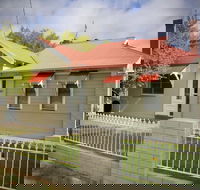 Gipps Street Cottage - Open - Tourism Caloundra