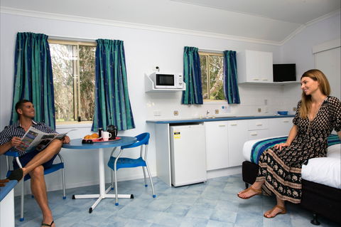 Glen Villa Resort - Tourism Caloundra 1
